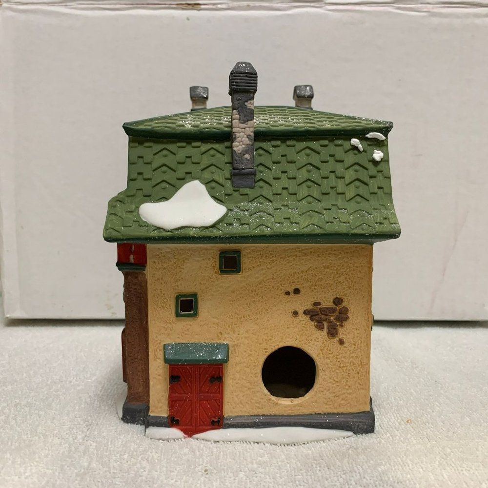 COPY - Dept 56 Elfie's Sleds & Skates North Pole Village Lighted Christmas Buil… - Picture 11 of 12